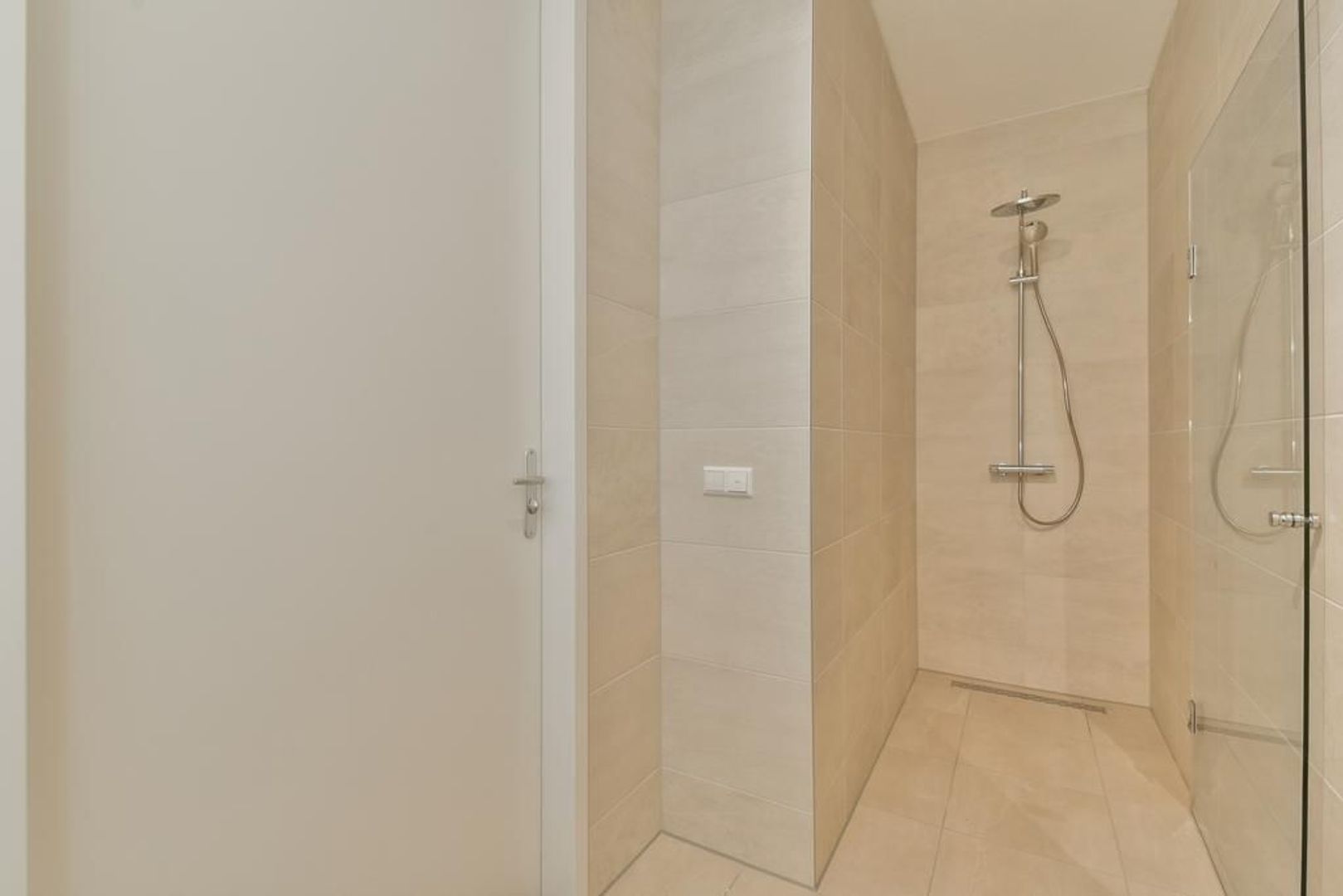 Mies van der Rohestraat 137, Hoofddorp foto-16