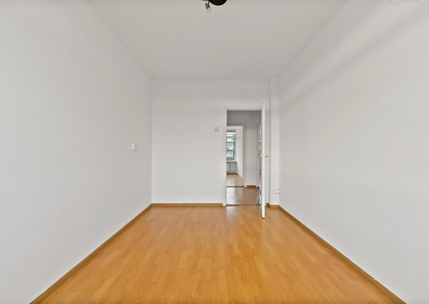 Volendamlaan 1054, Den Haag foto-12