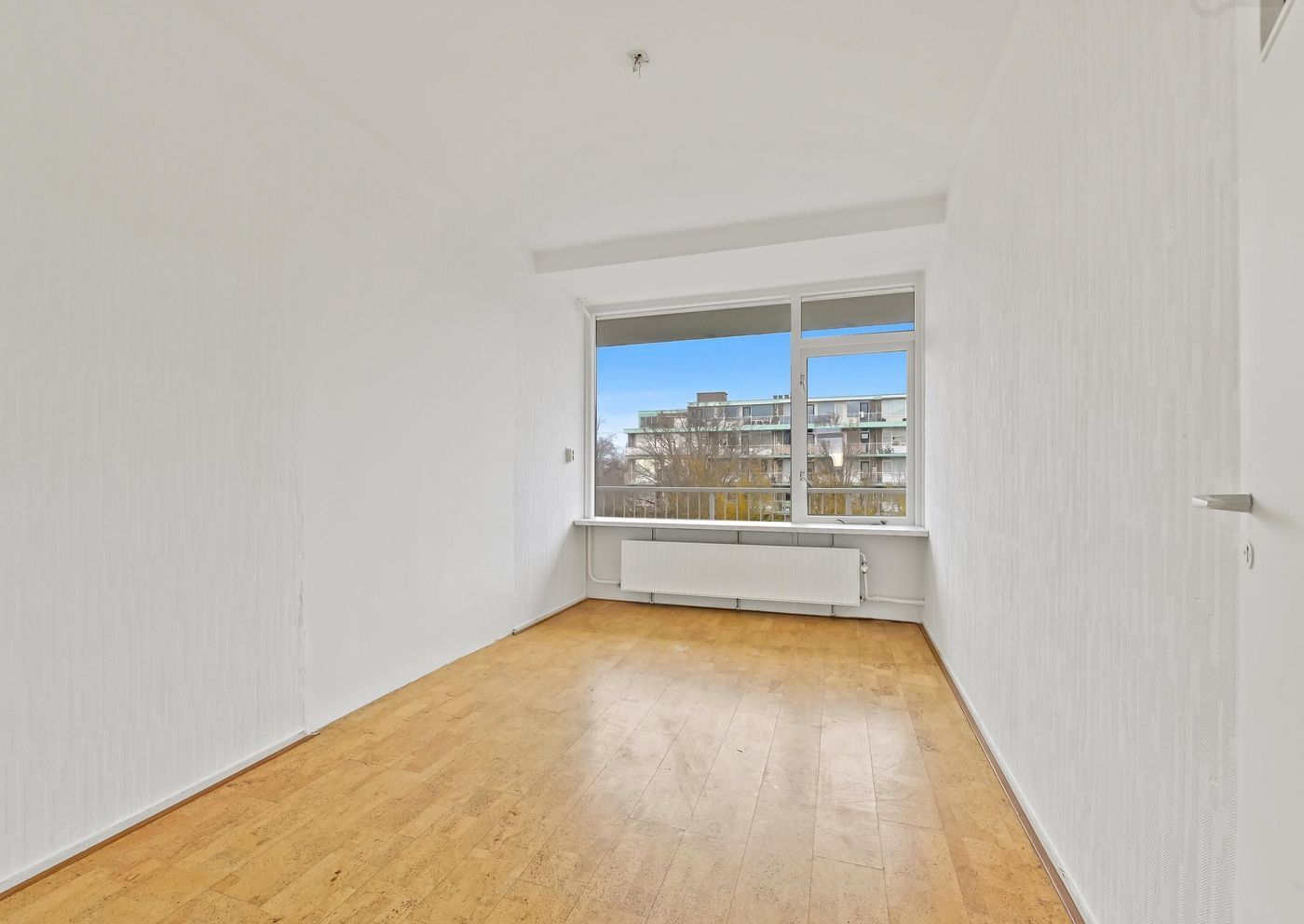 Volendamlaan 1054, Den Haag foto-13