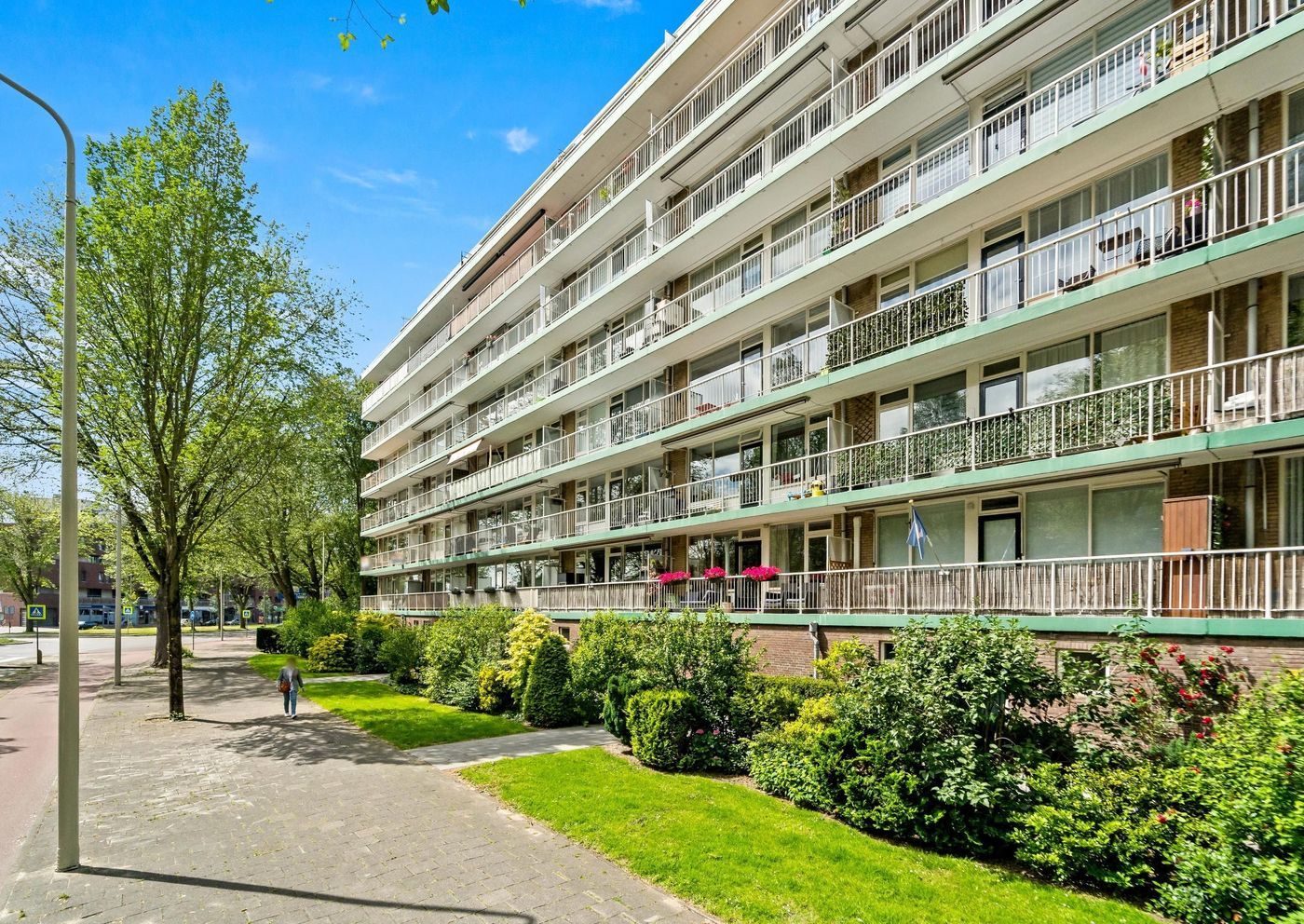 Volendamlaan 885, Den Haag foto-24