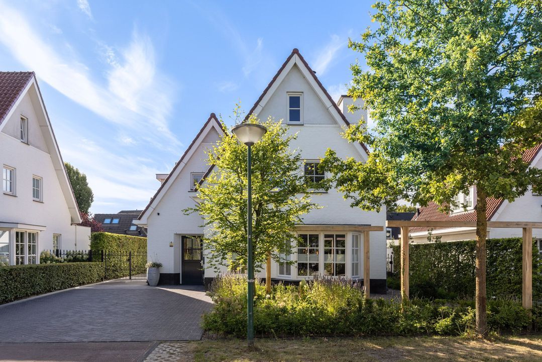 de Loonwerker 5, Leende
