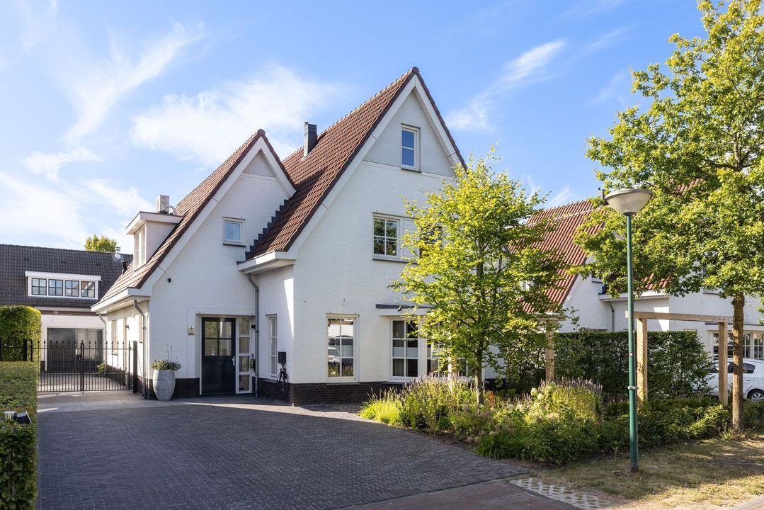 de Loonwerker 5, Leende