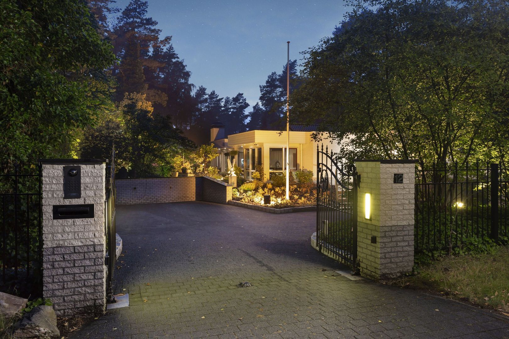 Buizerdweg 12 image 1
