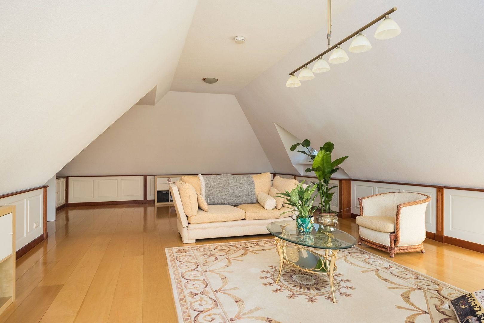 Falkenburgerf 1 image 1