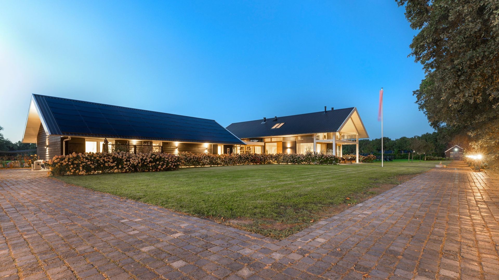 Rijksweg 11 b image 1