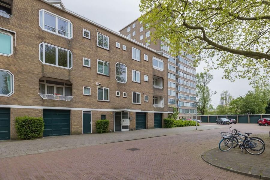 Meander 889, Amstelveen