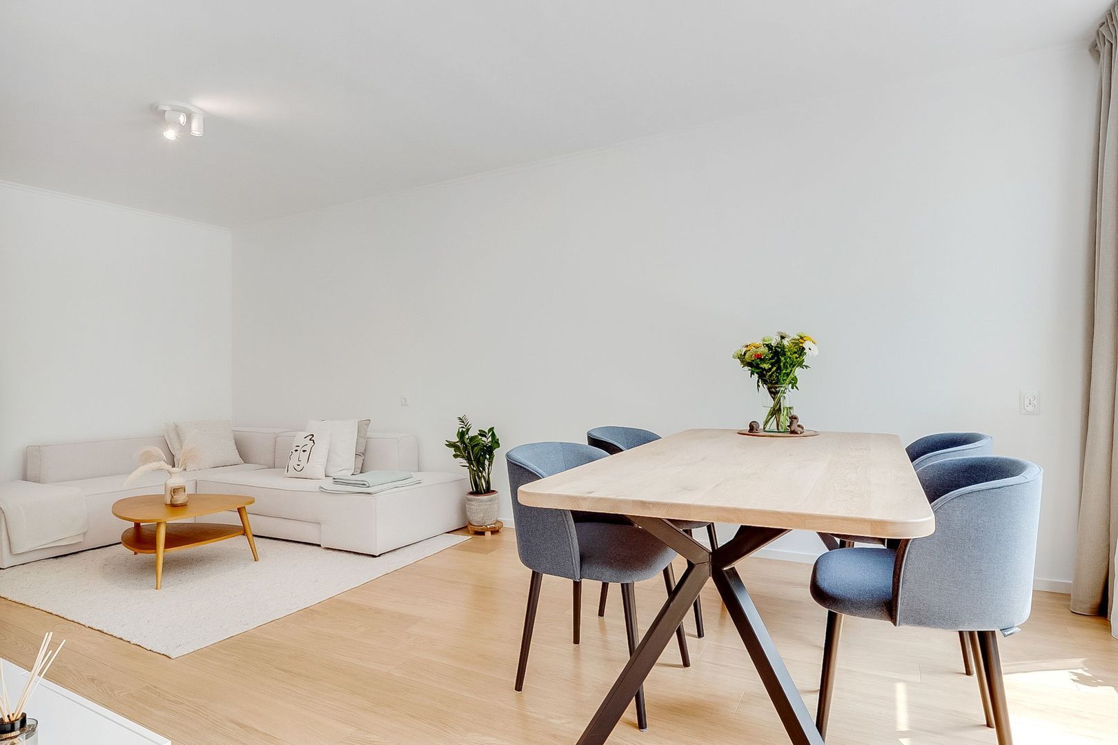 Julianaplantsoen 145, Diemen foto-9