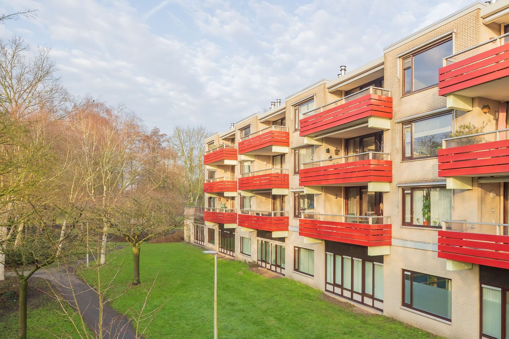 Logger 229, Amstelveen foto-0