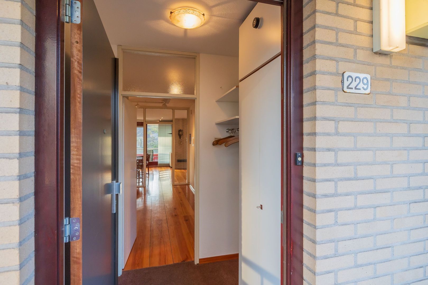 Logger 229, Amstelveen foto-2