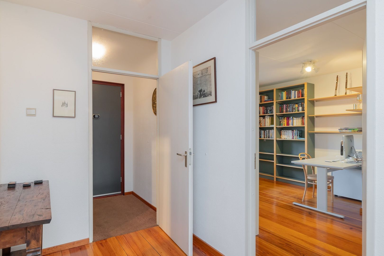 Logger 229, Amstelveen foto-4