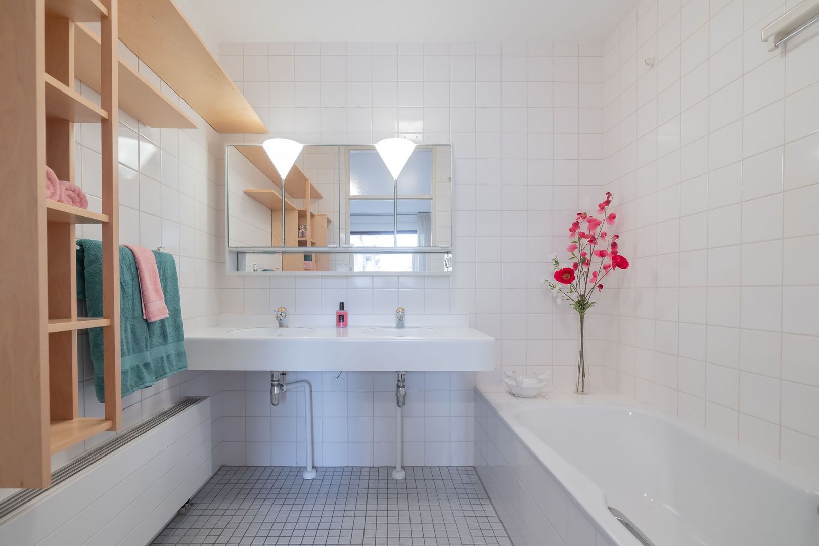 Logger 229, Amstelveen foto-15