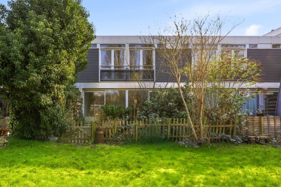 Apollovlinder 9, Diemen