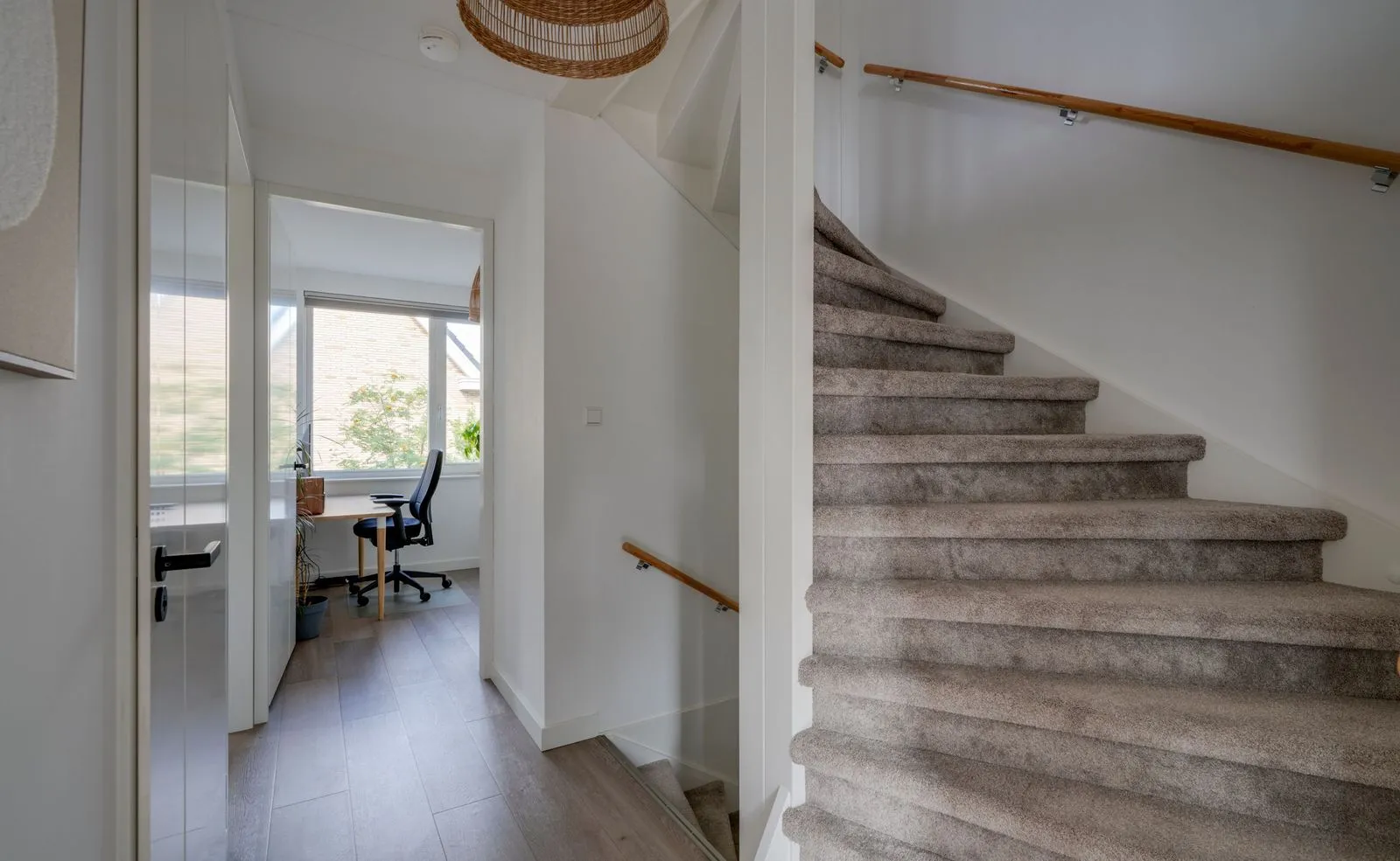 Hoekwoning te koop: Weegschaal 123, Bilthoven