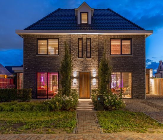 Blasiuslaan 8, Almelo