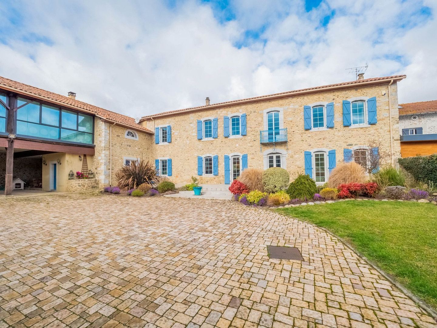 Ausson, Ausson foto-7