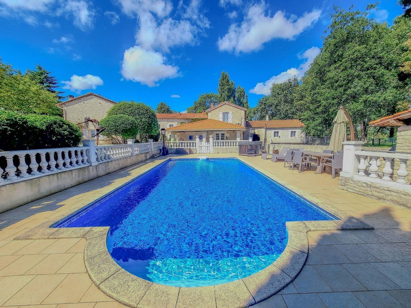 Chenon, Chenon foto-0