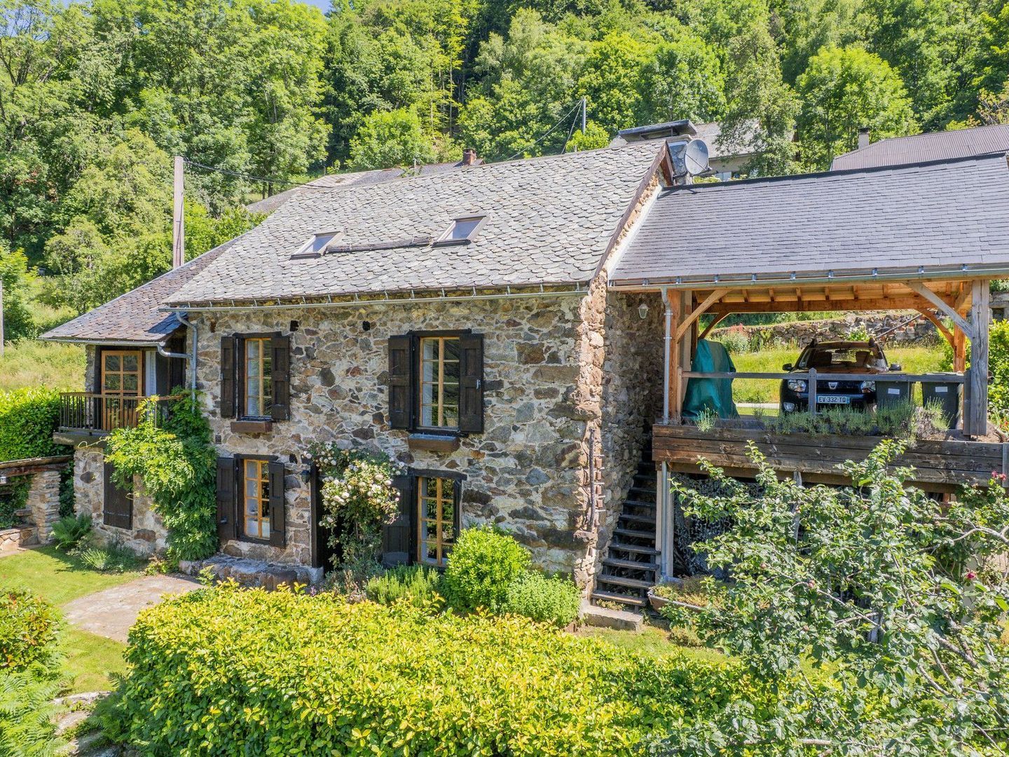 Saurat, Saurat foto-1