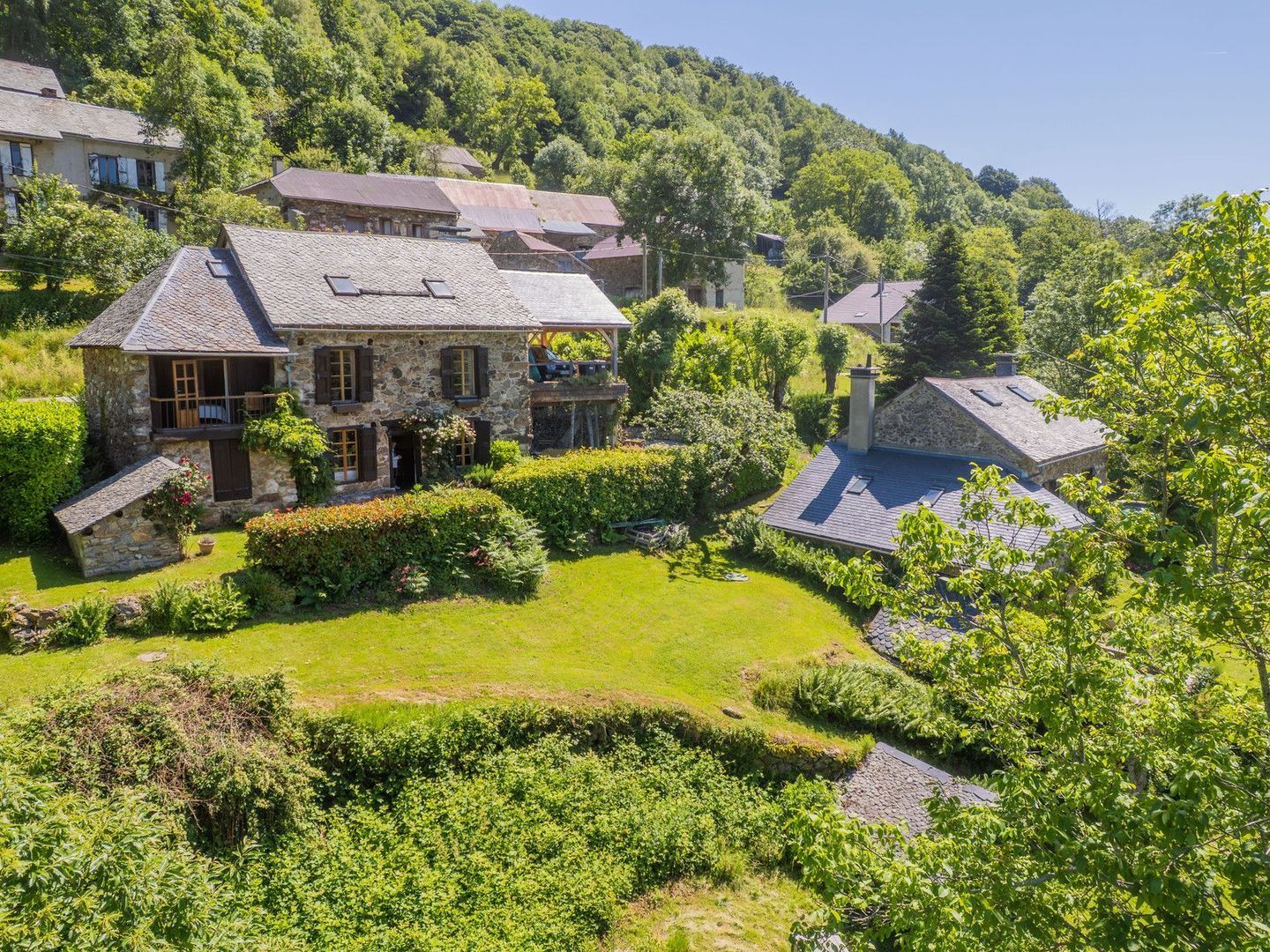 Saurat, Saurat foto-0