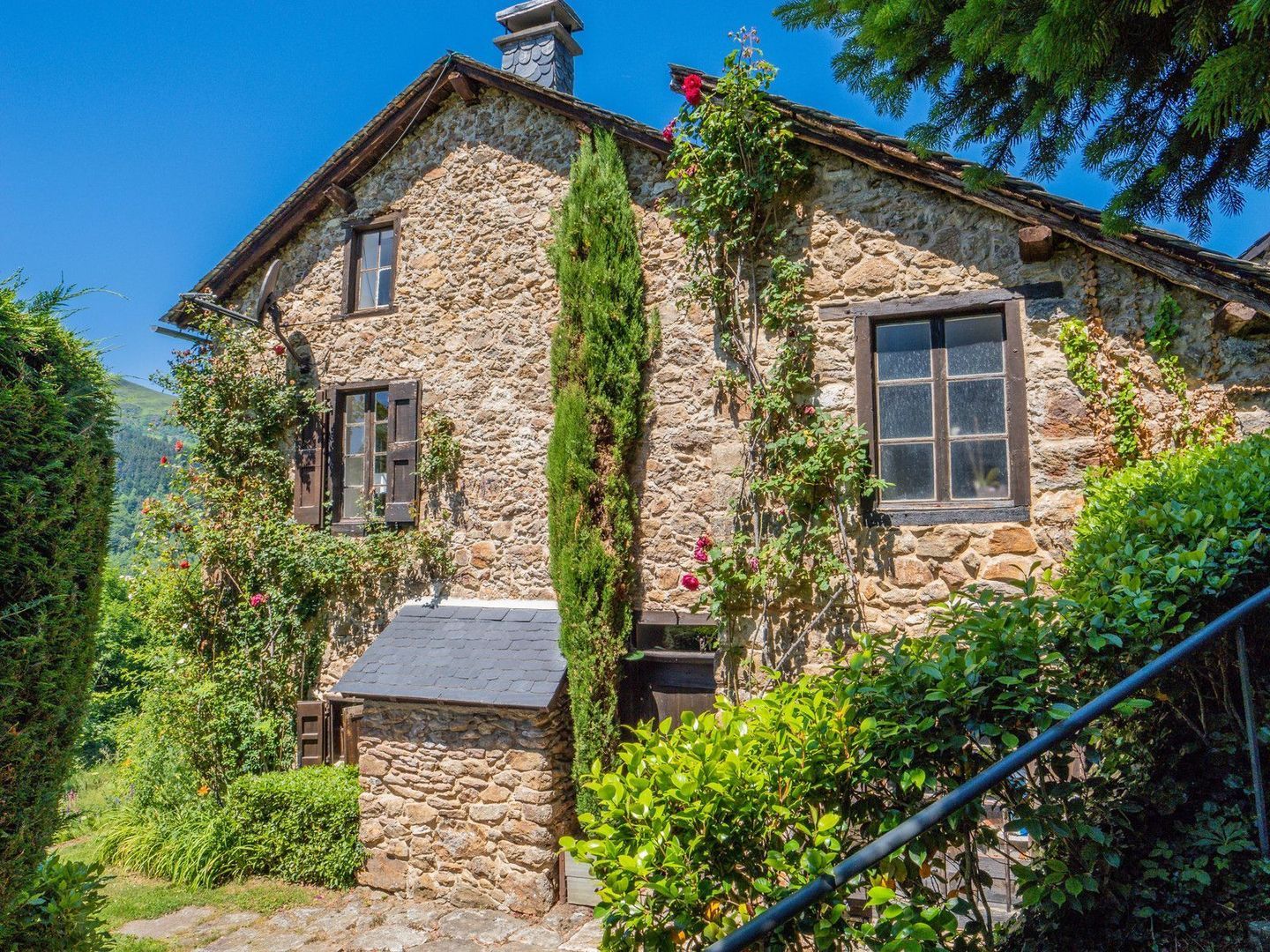 Saurat, Saurat foto-6