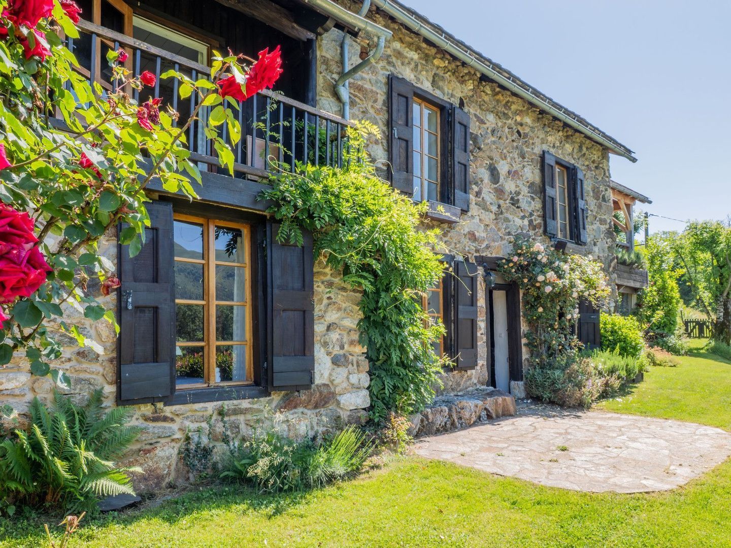 Saurat, Saurat foto-5