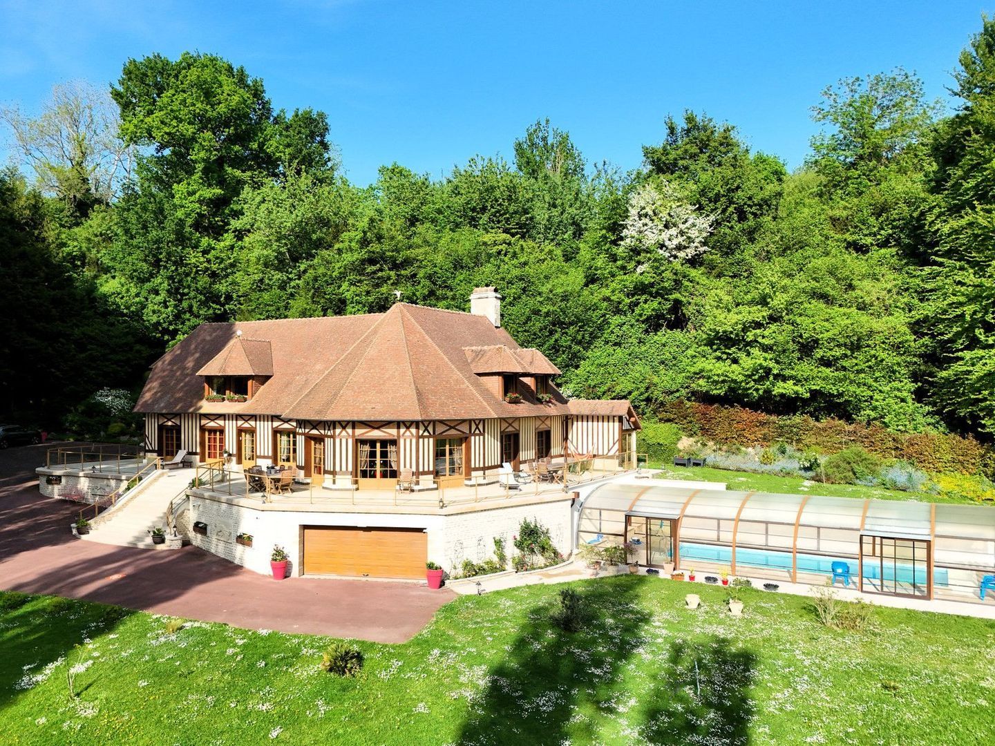 Pont-l'Évêque, Pont-l'Évêque foto-0