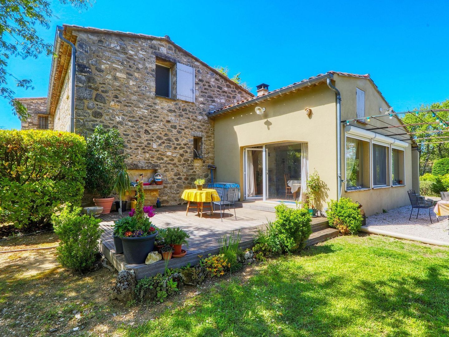 Caseneuve, Caseneuve foto-1