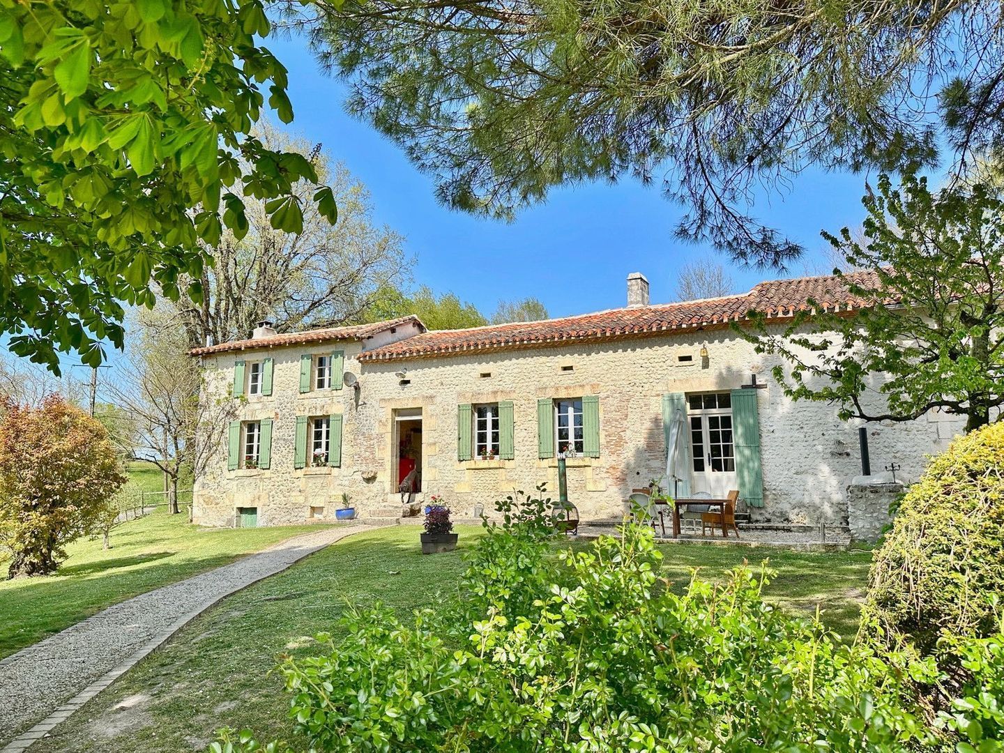 Aubeterre-sur-Dronne, Aubeterre-sur-Dronne foto-0