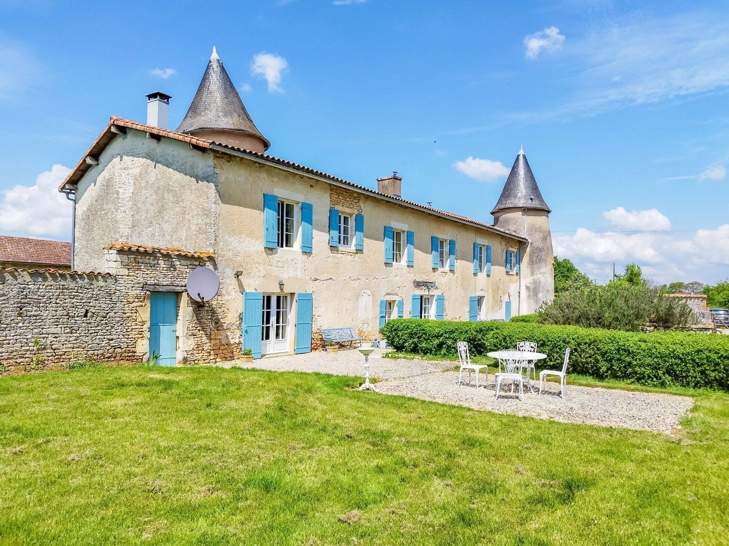 Civray, Civray foto-0