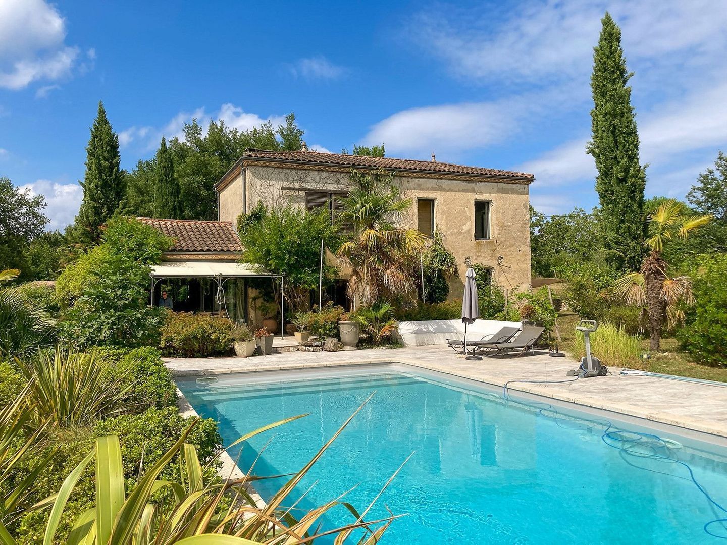 Espiens, Espiens foto-0