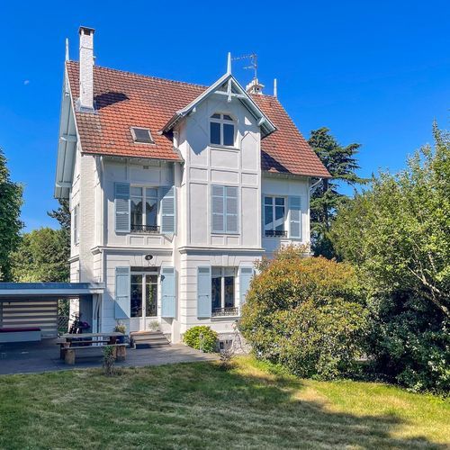 Montmorency, Montmorency foto-1