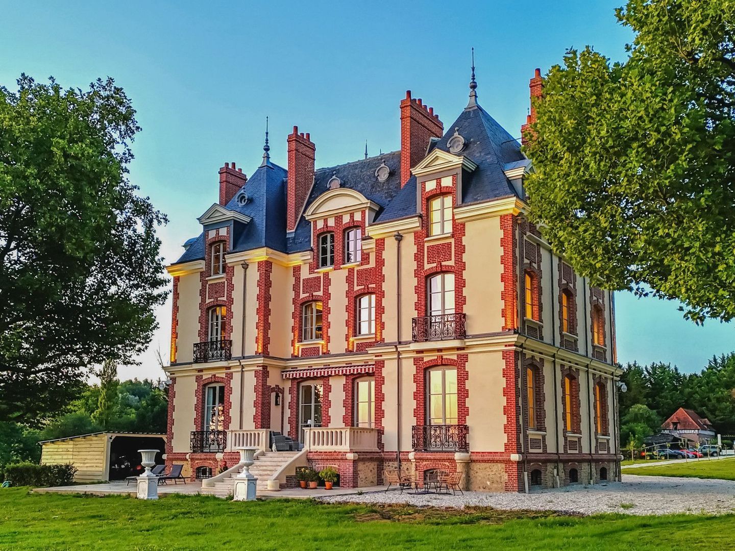 Pont-l'Évêque, Pont-l'Évêque foto-1