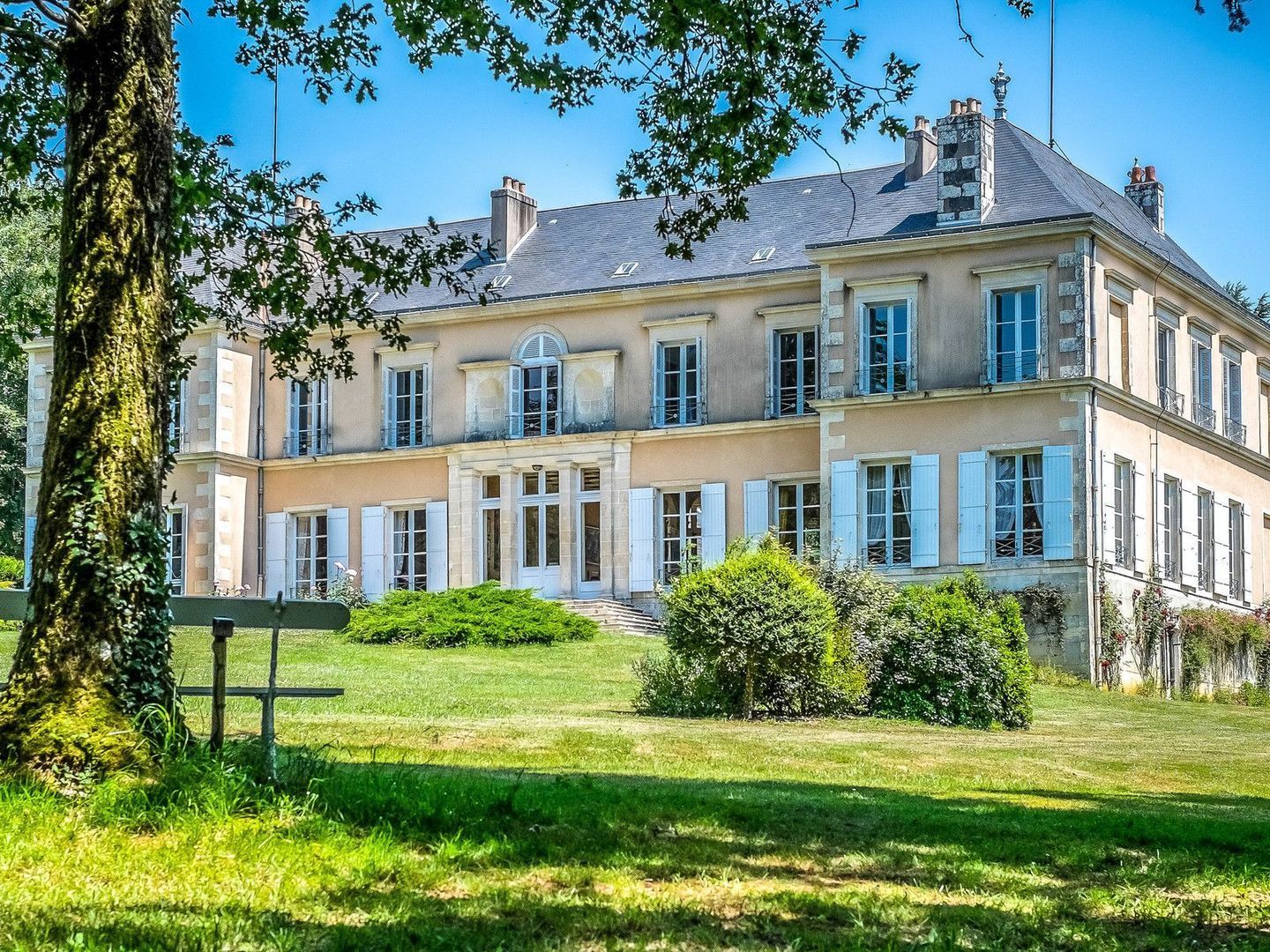 Jazeneuil, Jazeneuil foto-0