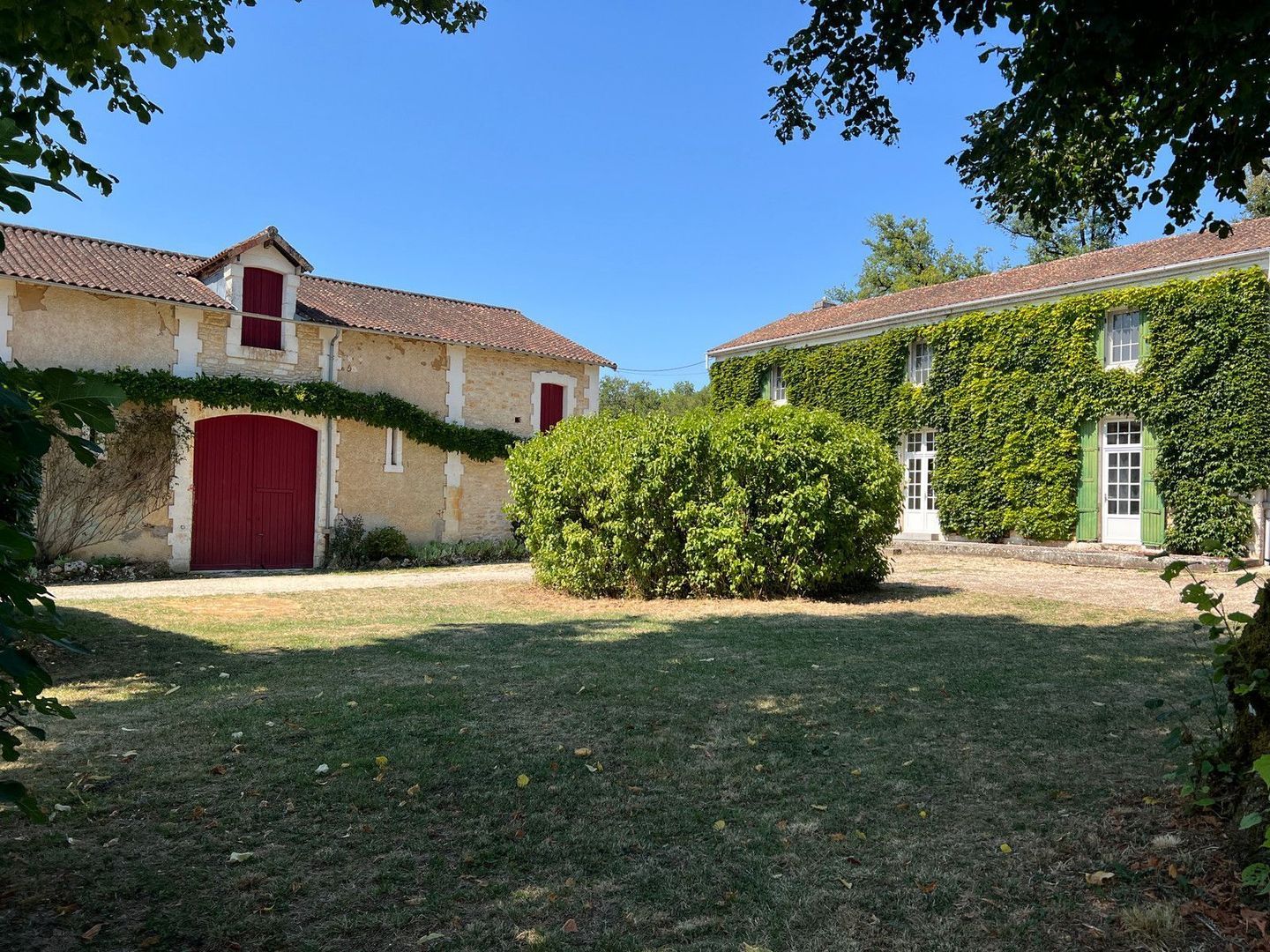 Négrondes, Négrondes foto-1