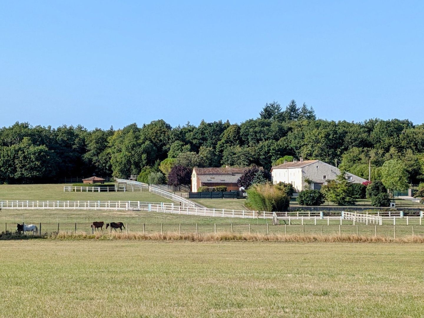 Aubigné, Aubigné foto-1