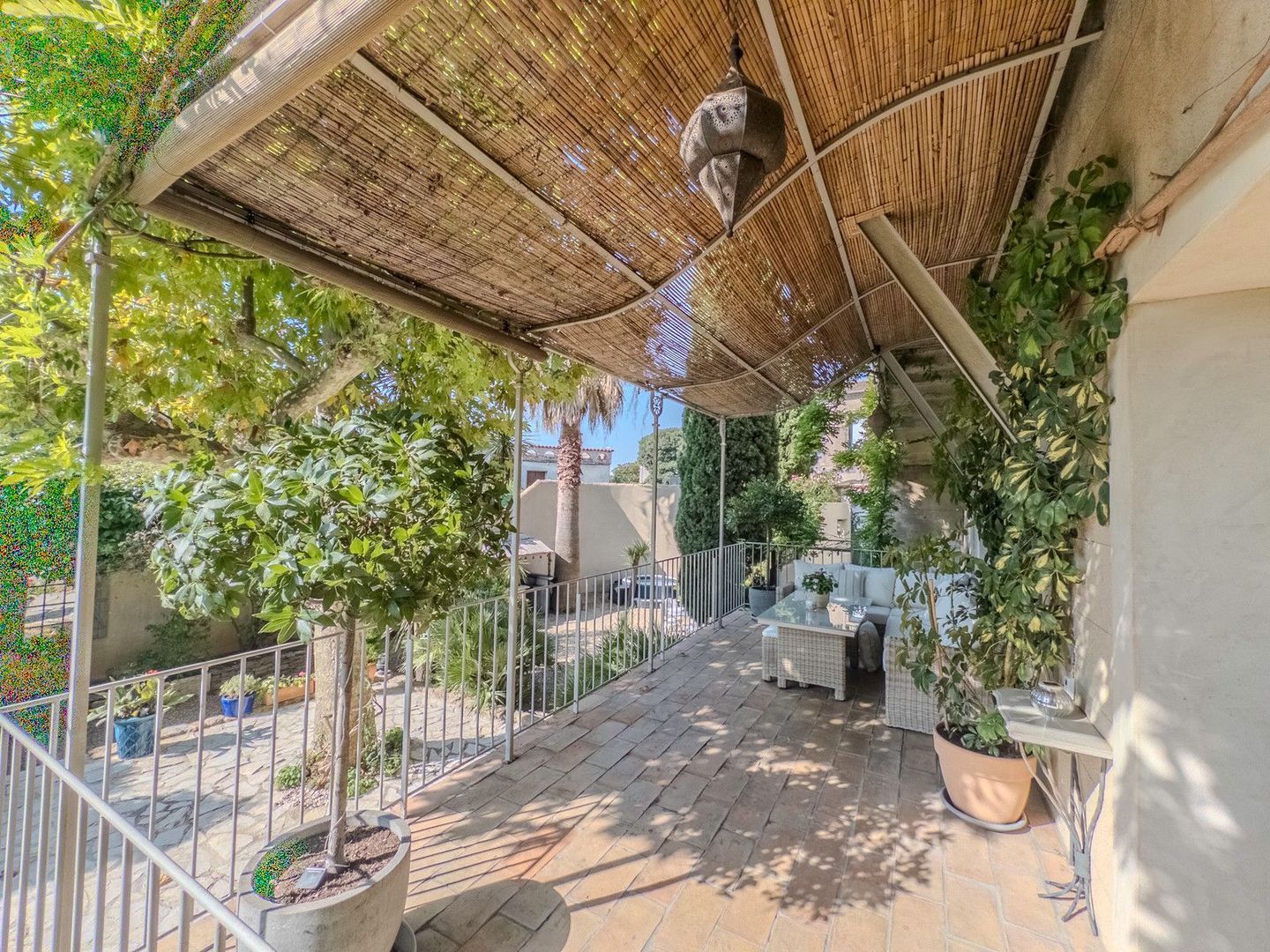 Neffiès, Neffiès foto-3