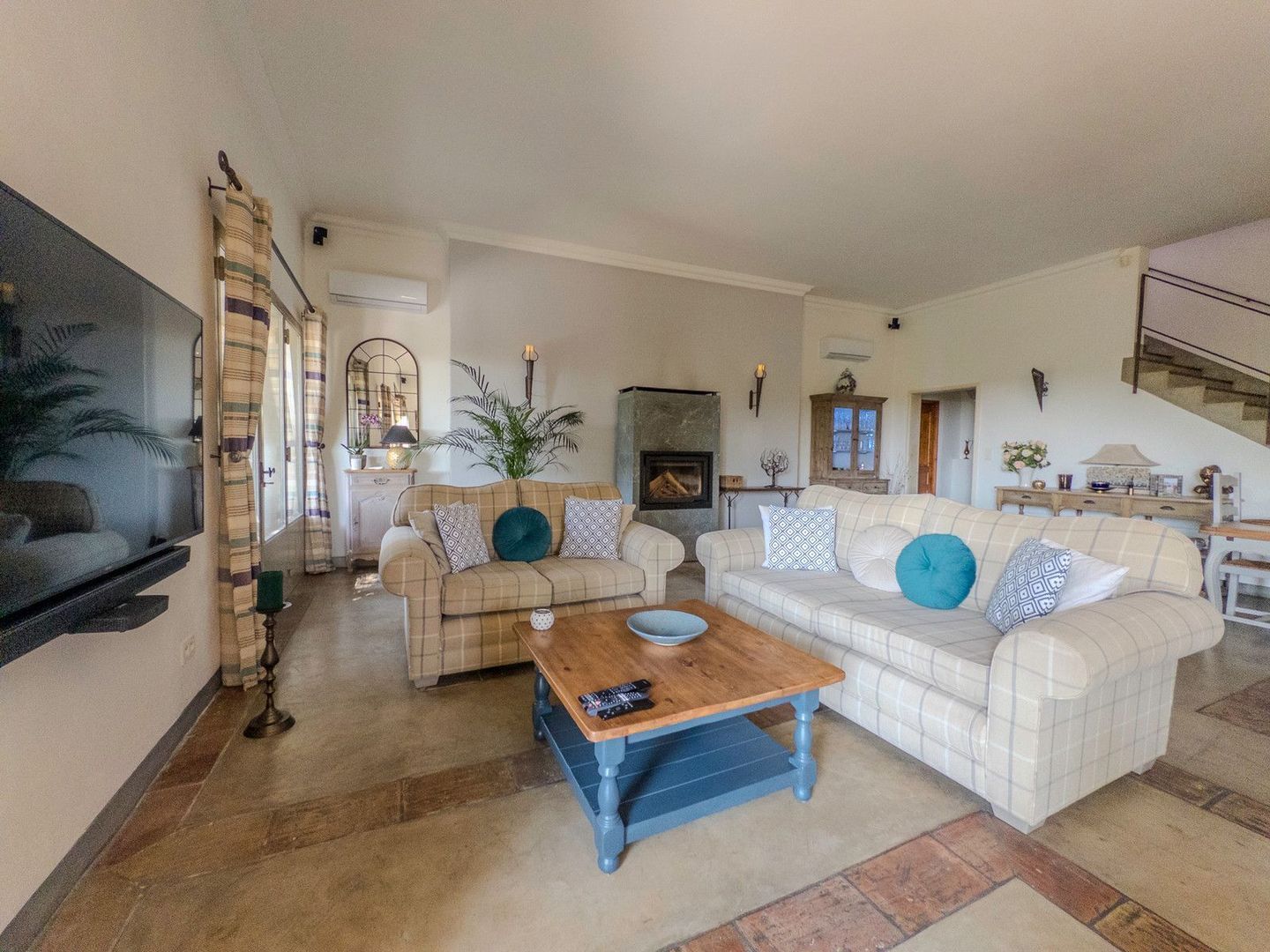 Neffiès, Neffiès foto-7