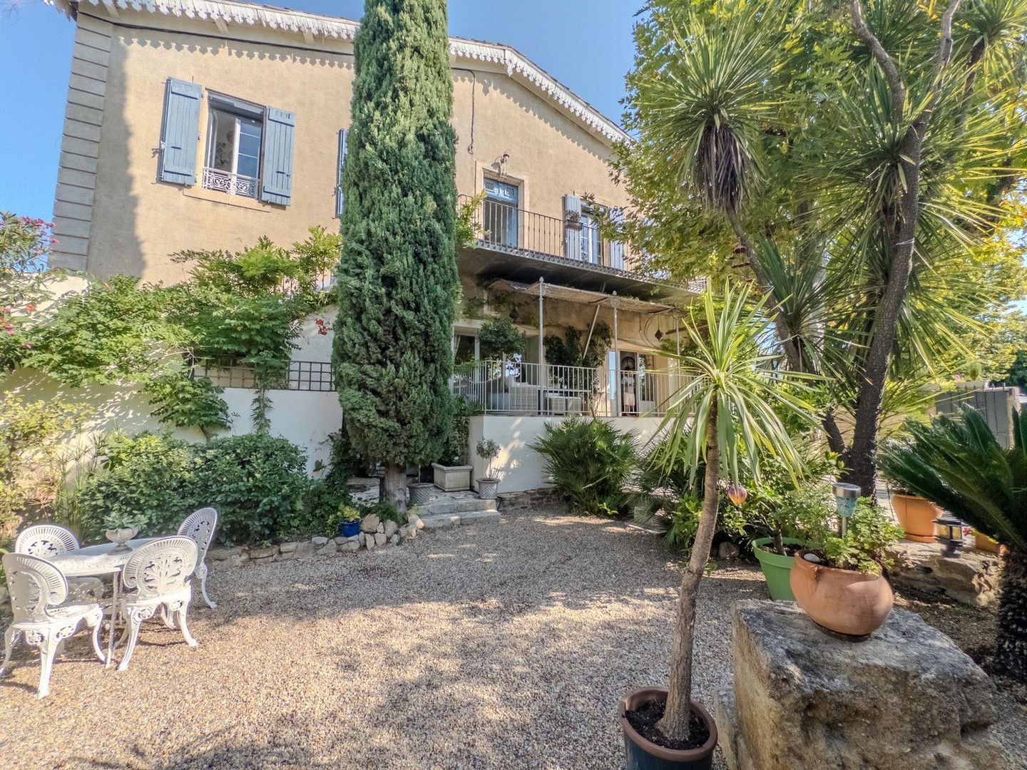 Neffiès, Neffiès foto-0