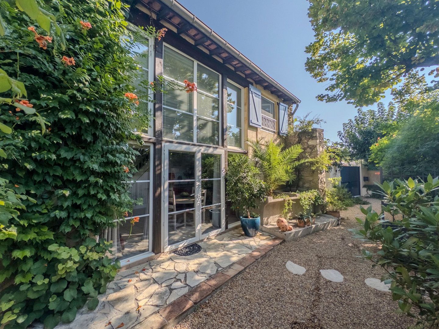 Neffiès, Neffiès foto-4