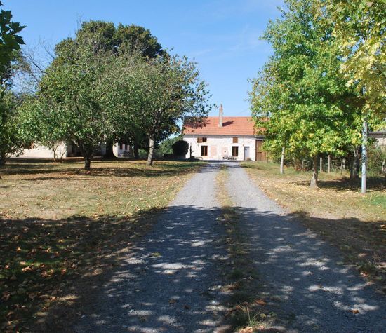 Lathus-Saint-Rémy, Lathus-Saint-Rémy