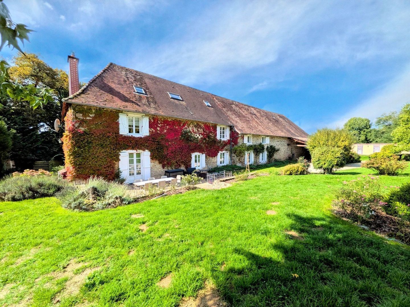 Saint-Priest-Ligoure, Saint-Priest-Ligoure foto-1