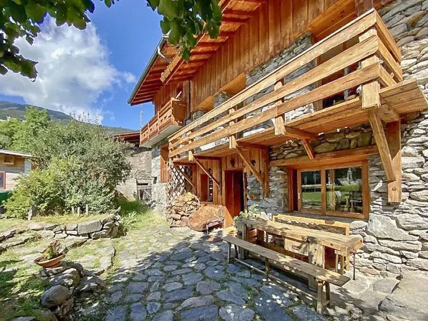 Les Allues, Les Allues foto-1