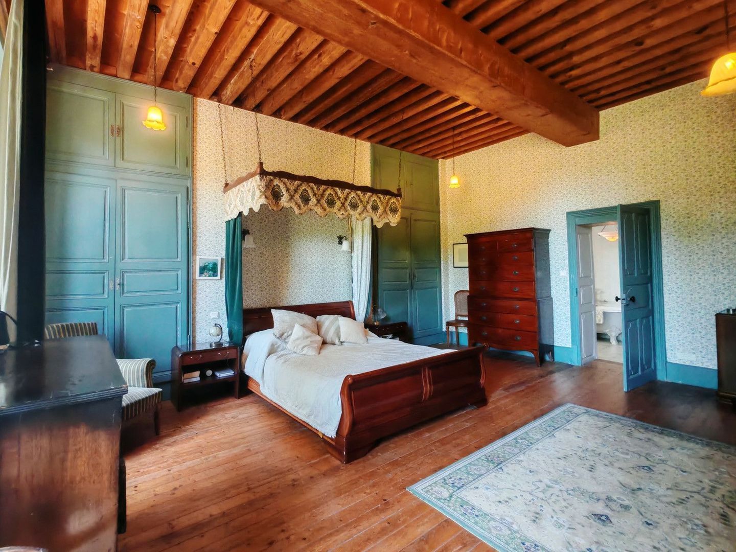 Theneuille, Theneuille foto-6