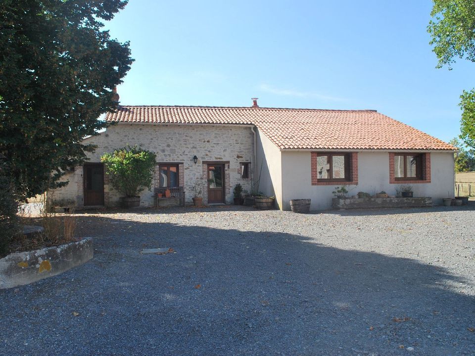 Lathus-Saint-Rémy, Lathus-Saint-Rémy foto-3