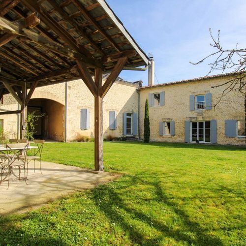 Saint-Jean-d'Angély, Saint-Jean-d'Angély foto-1