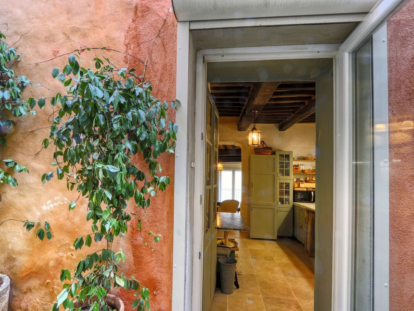 Saint-Saturnin-lès-Apt, Saint-Saturnin-lès-Apt foto-0