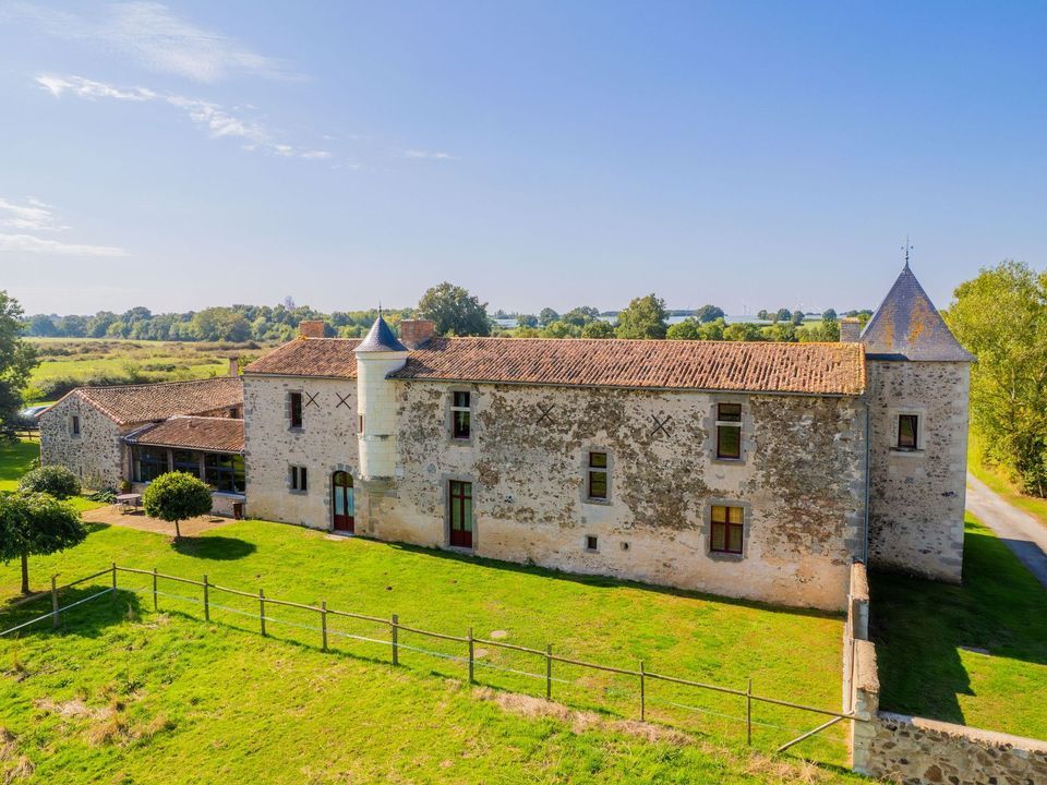 Coulonges-Thouarsais, Coulonges-Thouarsais foto-3