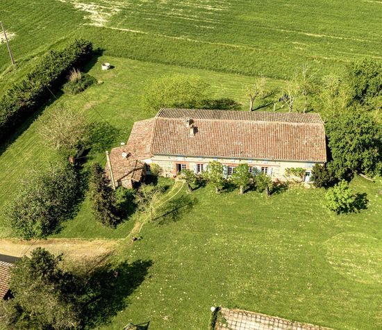 Lavernose-Lacasse, Lavernose-Lacasse