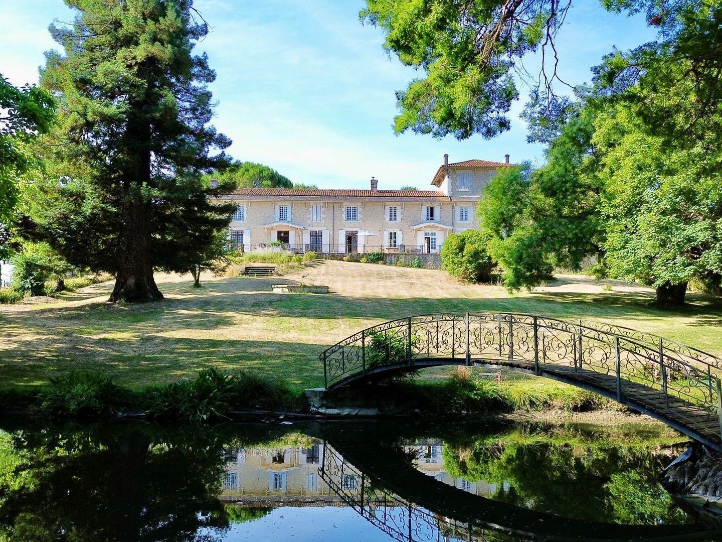 Chalais, Chalais foto-0