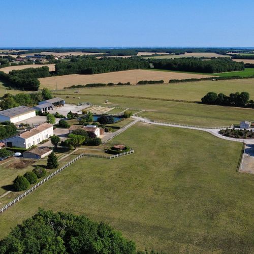 Aubigné, Aubigné foto-1