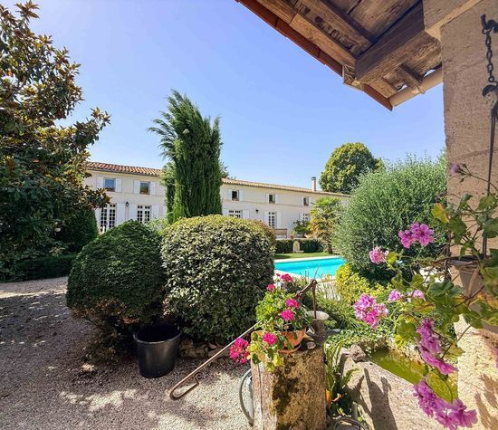 Saint-Hilaire-de-Villefranche, Saint-Hilaire-de-Villefranche